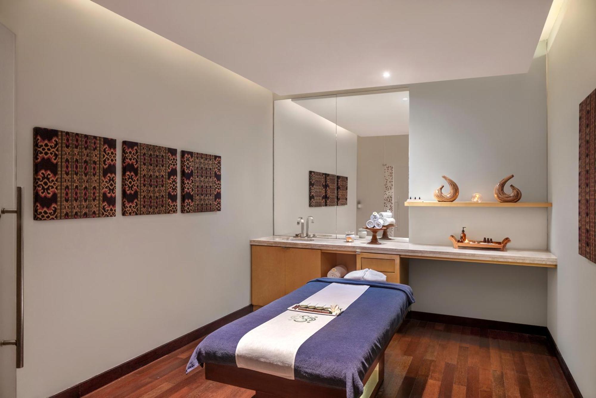 The H Dubai Hotel Exterior photo A treatment room at the spa